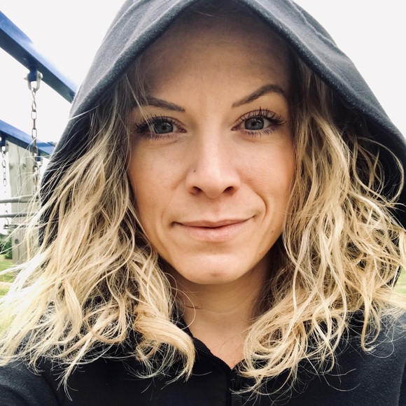 Meet your Posher, Shelby - Picture 1 of 1